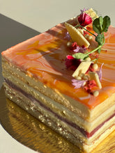 Charger l'image dans la galerie, Gateau_montreal_patisserie_fraise_yogourt_mandarine