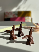 Charger l'image dans la galerie, lapin_chocolat_montreal_lait_noir