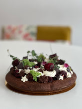 Charger l'image dans la galerie, Chopine_foret_noire_montreal_patisserie_tetreaultville
