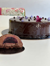 Charger l'image dans la galerie, Mousse_chocolat_cassis_camerise_patisserie_dessert
