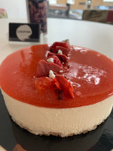 Charger l&#39;image dans la galerie, MOUSSE AU FROMAGE ET FRAISE
