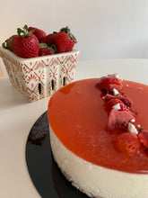 Charger l&#39;image dans la galerie, MOUSSE AU FROMAGE ET FRAISE
